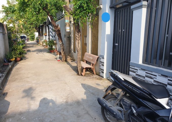 Bán nhà cấp 4 gác lửng gần Ủy ban xã ở Trần Văn Mười-Hóc Môn, Sổ hồng riêng giá 1 tỷ 2