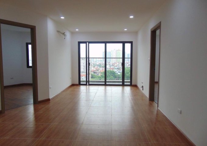 Tôi bán căn hộ 69m2 chung cư Samsora Premier, Hà Đông, ban công Đông Nam nội thất cơ bản giá 1.710 tỷ 