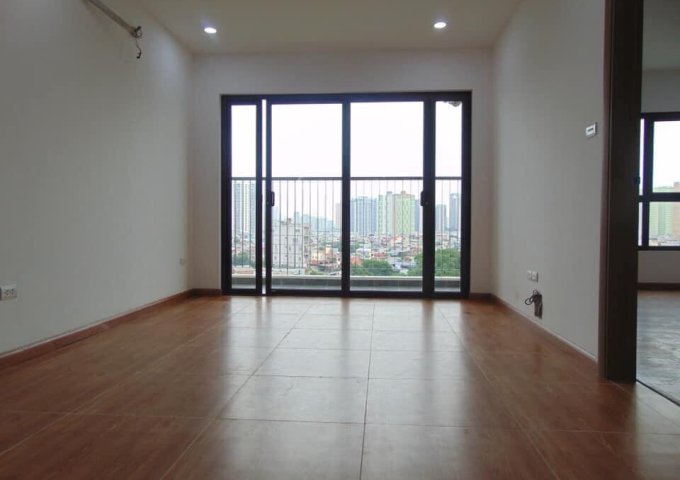 Tôi bán căn hộ 69m2 chung cư Samsora Premier, Hà Đông, ban công Đông Nam nội thất cơ bản giá 1.710 tỷ 