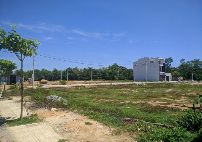 Cần tiền bán lại lô đất ngay chân Cầu vượt Trường Xuân_Tam Kỳ.