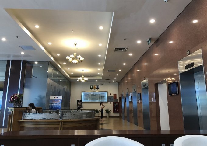 Cho thuê văn phòng đường Phạm Hùng – tòa CEO, DT 135m2, giá tốt nhất 270 nghìn/m2/tháng.