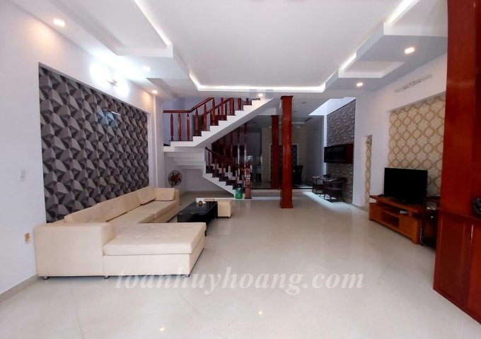 Cho thuê nhà đẹp khu An Thượng, 3 phòng ngủ khép kín, có sân ô tô, giá 25 triệu-TOÀN HUY HOÀNG