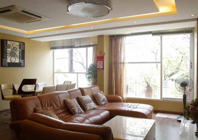 Cần cho thuê căn hộ dịch vụ 45m2 - 90m2 full nội thất, view hồ Trúc Bạch, view Hồ Tây quận Ba Đình