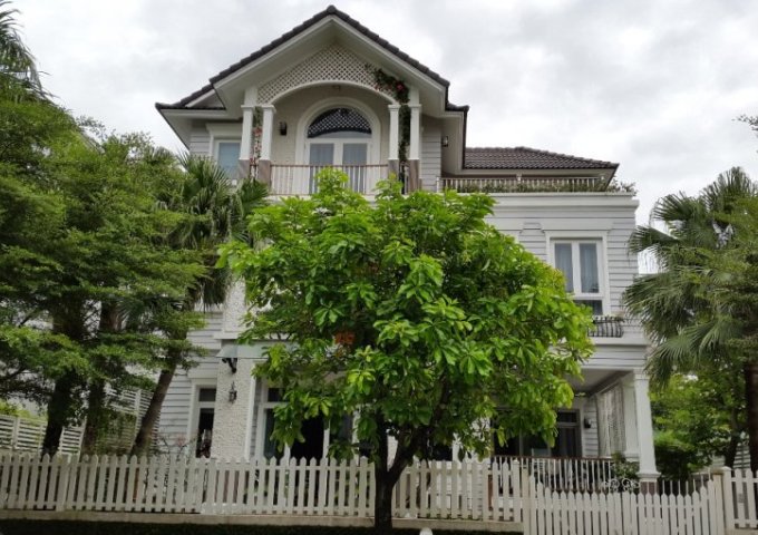 Nhiều nhà không ở bán gấp biệt thự, Phú Mỹ Hưng, Quận 7. DT 144m2, giá 18 tỷ 