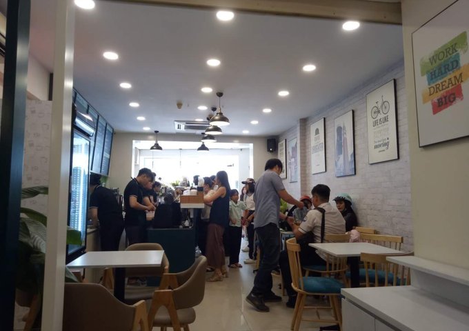 Cần sang quán coffe, Trà Sữa Máy Lạnh sát Cao Ốc 44 Đặng Văn Ngữ, Phú Nhuận, TP Hồ Chí Minh