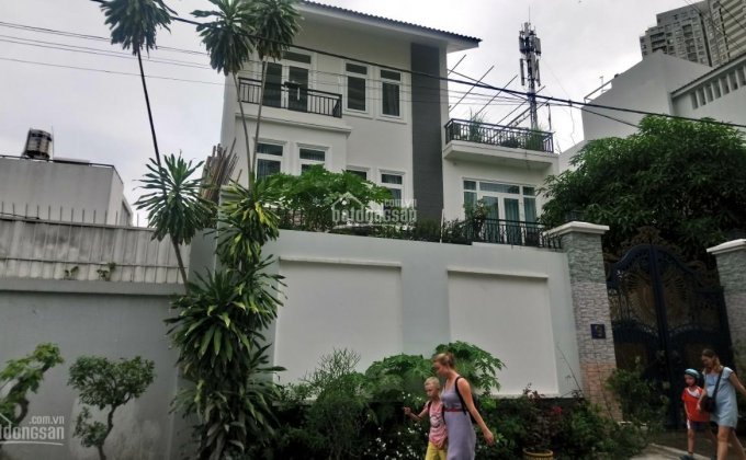 Bán villa đẹp lung linh view sông Sài Gòn 8.4x20m, có hầm, 3 tầng. Giá 26 tỷ