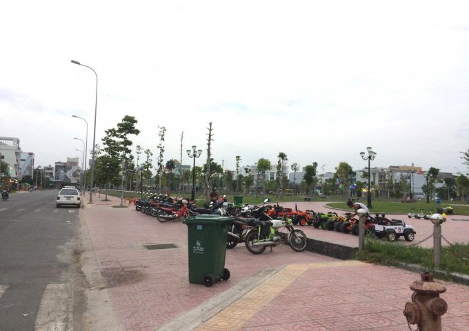 Cần bán nhanh 2 lô mặt tiền Nguyễn Gia Tú, đối diện Công viên Võ Văn Kiệt
