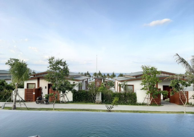 Bán 1 cặp 2 căn biệt thự mặt biển Bãi Dài Nha Trang, 9 tỷ nhận nhà, sổ đỏ vĩnh viễn