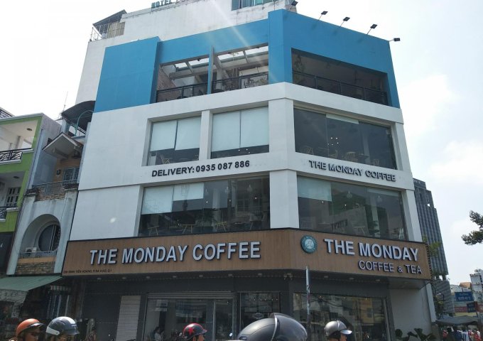 Cho thuê nhà 221 223 225 Lý Tự Trọng, P. Bến Thành, Q1, 16x22m, 1 trệt, 3 lầu, 280 triệu/th