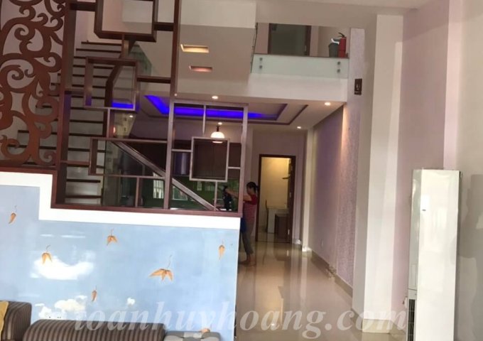 Cho thuê nhà đẹp khu Phạm Văn Đồng 5 phòng ngủ khép kín giá 1.200 USD-TOÀN HUY HOÀNG