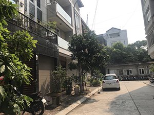 Cho thuê nhà dạng BT 4 tầng ngõ 67 Văn Cao, Ba Đình đối diện SVĐ Quần Ngựa nà đẹp thích hợp làm vp