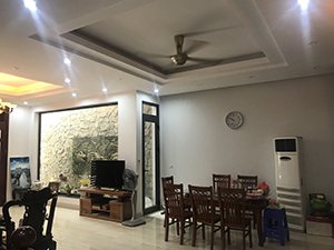 Cho thuê nhà dạng BT 4 tầng ngõ 67 Văn Cao, Ba Đình đối diện SVĐ Quần Ngựa nà đẹp thích hợp làm vp