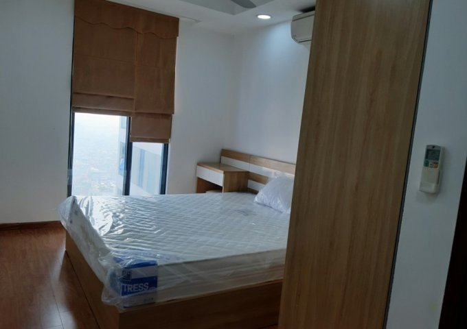 Cho thuê gấp căn hộ CC Lê Văn Lương, 90m 3PN, full nội thất cao cấp chỉ 18tr/th
