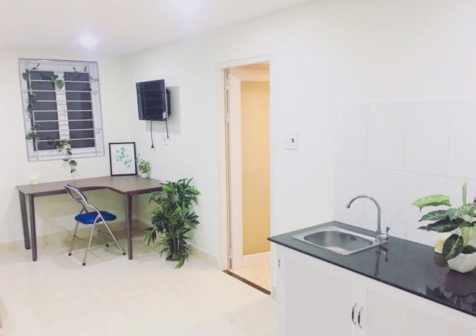 Phòng studio đầy đủ tiện nghi có sẵn kệ bếp máy lạnh ngay gần Lê Thị Riêng Bành Văn Trân
