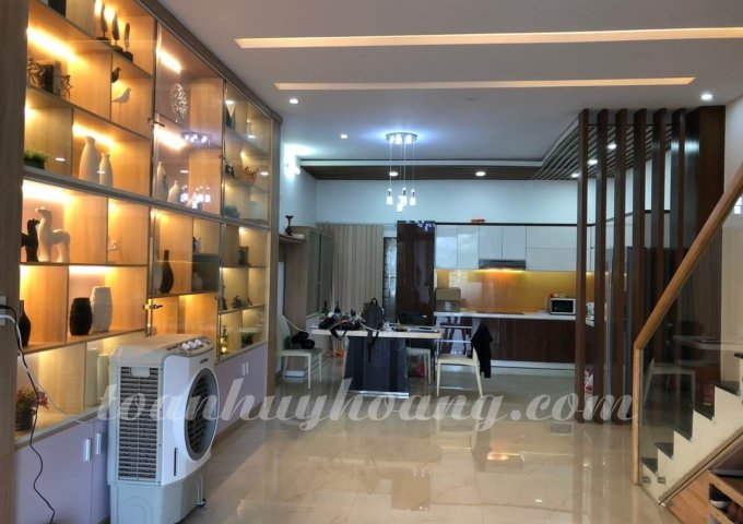 Cho thuê nhà đẹp gần cầu Trần Thị Lý 3 phòng ngủ khép kín giá 25 triệu-TOÀN HUY HOÀNG