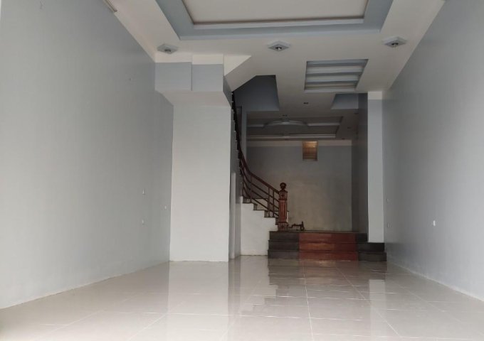 Bán nhà mặt đường Mê Linh, Khai Quang, tầng 1 thông sàn. Lh: 0972419997
