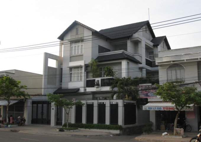 Bán khách sạn sang trọng Phạm Văn Chiêu, P14, Gò Vấp, 7m x 18m, Hầm 6 Lầu, HĐ200tr, giá 14.5 tỷ