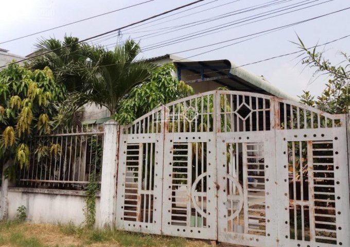 Thiếu vốn cần bán gấp nhà cấp 4 mặt tiền đường Huỳnh Tấn Phát, Nhà Bè.
