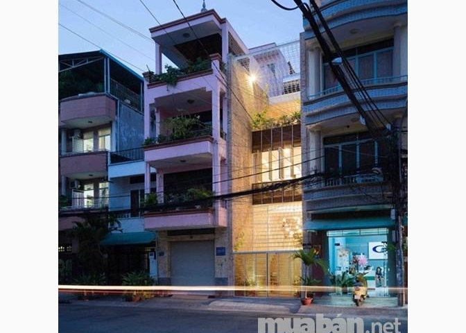Chính chủ bán nhà HXH Nguyễn Kiệm, DT 4,2x16m, nhà xây 3 lầu, kiên cố ngay chung cư Hà Đô