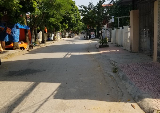 -	Bán đất mặt đường Hồ Sen- Cầu Rào 2,Lê Chân, Hải Phòng, Quý khách quan tâm liên hệ Mr Quyến 0972.821.668