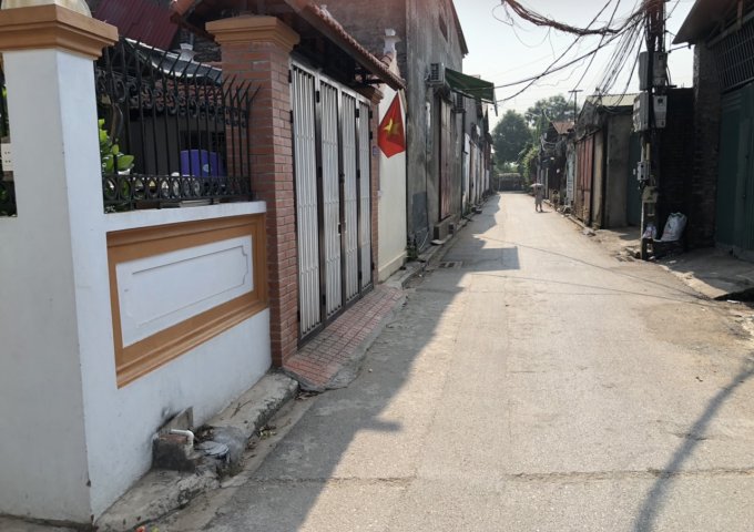 Bán đất đường Thạch Cầu, Long Biên dt 34m hướng Đông Nam ô tô vào cửa GIÁ RẺ