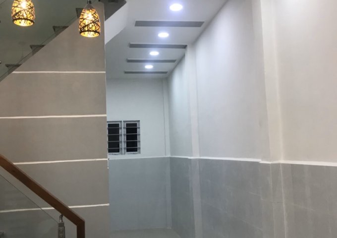 Nhà mới 2 phòng ngủ hẻm xe ba gác lớn vào thoải mái 4x10m 1lầu  phường 5 quận 8  giá 3.350t Tl