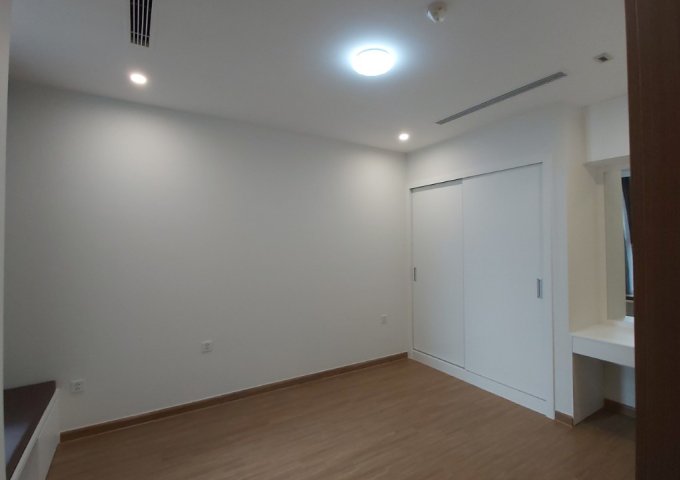 Cho thuê căn hộ chung cư Vimhomes Skylake, nội thất cơ bản, ban công Đông Nam view Keangnam thoáng mát, giá 14tr/tháng.
