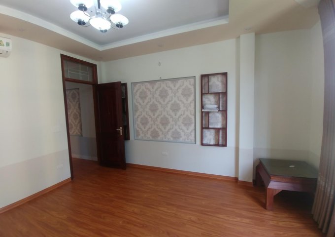 Cho thuê nhà ở Văn Khê mới 4 tầng nội thất đẹp 15tr và kho bên cạnh LH 0886738469