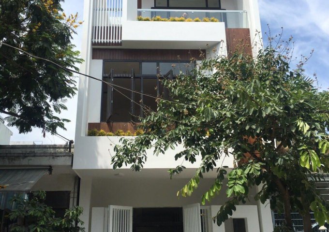 Bán nhà  đường Bùi Quang Là  DT: 4x18m. 2 lầu ST, giá 4.8tỷ, TL  
