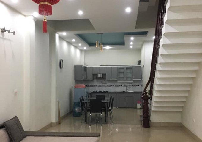 Nhà đẹp, kinh doanh, cho thuê văn phòng siêu lợi nhuận tại phố Hoàng Văn Thái.