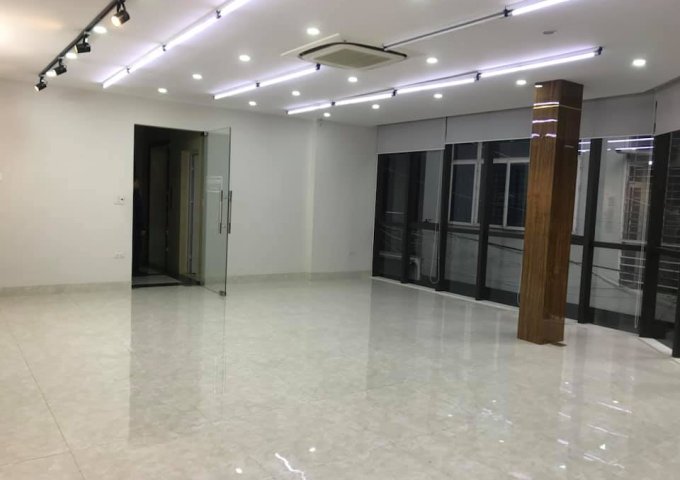 Cho thuê gấp văn phòng vị trí đắc địa phố Nguyễn Thị Định