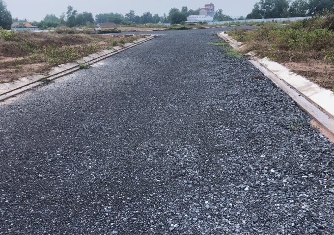 Đất nền TT Long Thành, phía sau Công Viên 3A, giá 15triệu/m2, DT 100m2,thổ 100%.