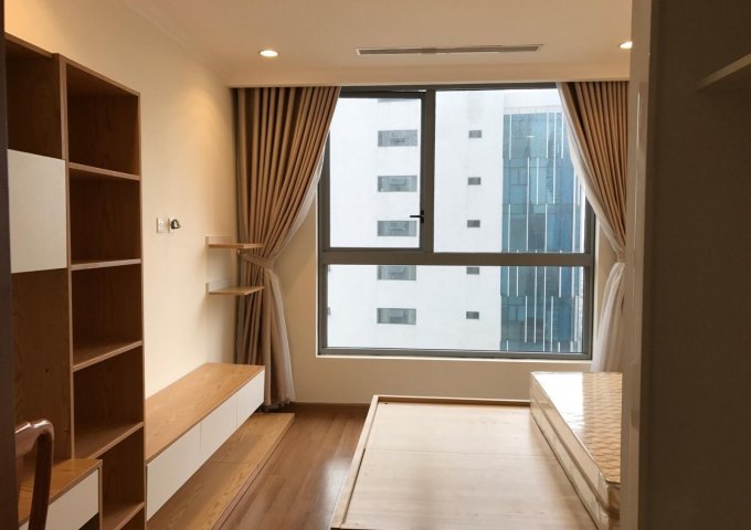 Cho thuê gấp căn hộ chung cư 3 phòng ngủ, full nội thất - Vinhomes 56 Nguyễn Chí Thanh. Liên Hệ CC: 0966.880.912