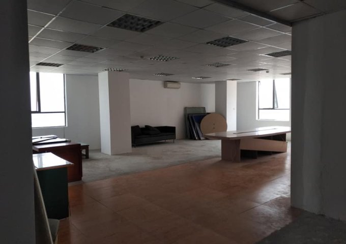 Cho thuê sàn văn phòng phố Duy Tân 100-1000m2 rộng, đẹp, rẻ nhất Cầu Giấy 200k/m2