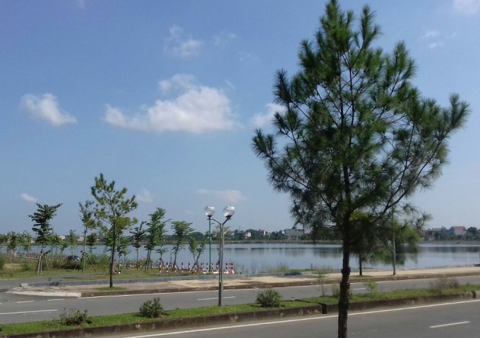 Chính chủ cần bán lô đất mặt hồ Tân Xã- Hòa Lạc