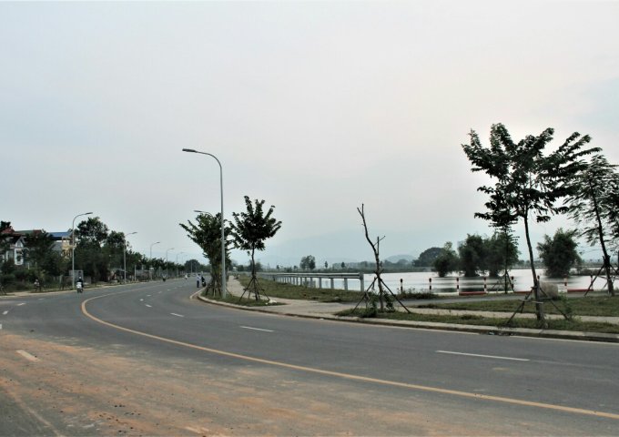 Chính chủ cần bán lô đất mặt hồ Tân Xã- Hòa Lạc