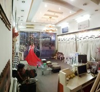 Cần sang nhượng cửa hàng áo cưới tại đường Nguyễn Văn Linh, Long Biên, HN.
