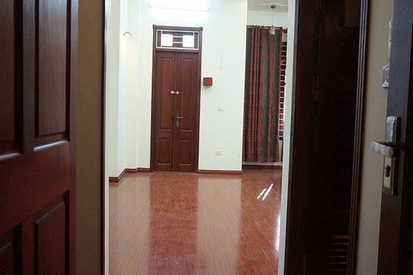 Cho thuê nhà chính chủ 5 tầng x 50 m2 ngõ 187 Trung kính, Yên Hòa, ngõ phân lô ô tô đỗ cửa