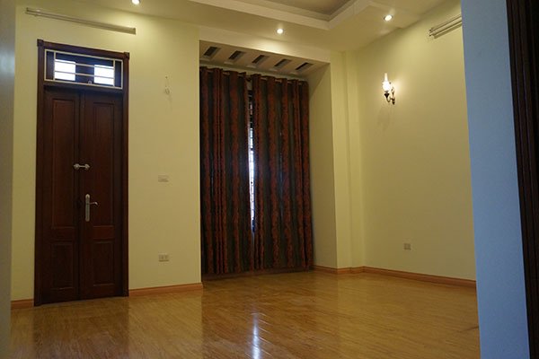 Cho thuê nhà chính chủ 5 tầng x 50 m2 ngõ 187 Trung kính, Yên Hòa, ngõ phân lô ô tô đỗ cửa