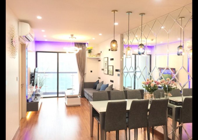 Cho thuê căn hộ chung cư N04 Dịch Vọng, công viên Cầu Giấy 3PN, full đồ. LH: 0979876545.