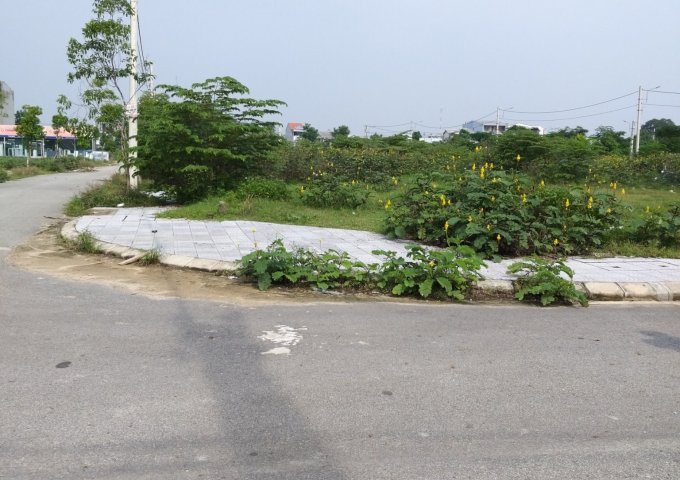 Bán đất lô góc 2 mặt tiền 197,5 m2, hướng đông nam ,KQH Bàu Vá , đi vào từ quán vịt Thuận
