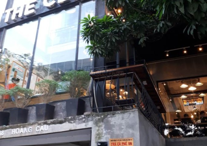 Cho thuê nhà làm cafe, nhà hàng mặt phố Hoàng Cầu: 200m2, mặt tiền 12.5m.
