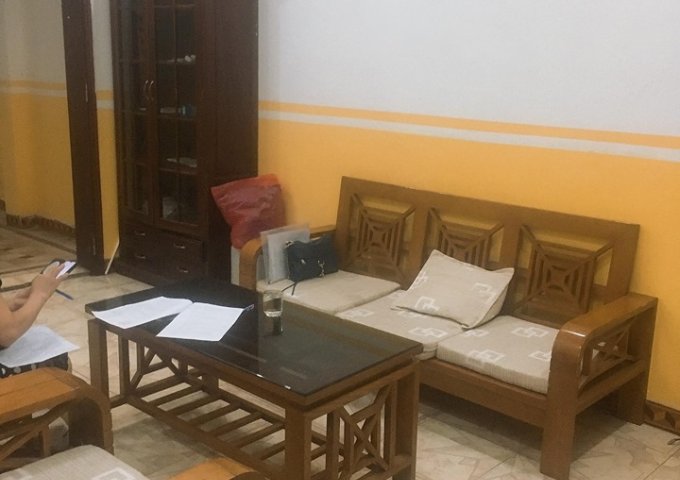 Cho thuê mặt bằng tầng 1  mặt ngõ 40 Tạ Quang Bửu Hai Bà Trưng Hà Nội.