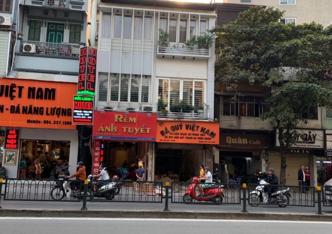 Cần cho thuê 2 cửa hàng tầng 1 mặt phố thông nhau tại 89 phố Tôn Đức Thắng. Đống Đa, Hà Nội.