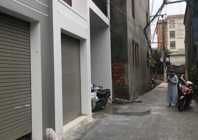 Chính chủ bán nhà 3 tầng mới xây kiệt ô tô Xuân Thủy, phường Vỹ Dạ