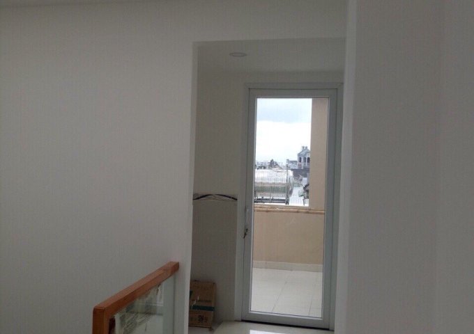 Nhà chính chủ diện tích 4m x 13m, gần chợ Hiệp Thành phường Hiệp Thành Q12. Gía: 2.8 tỷ. LH: 0356669091