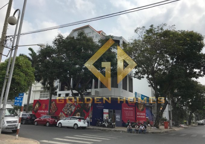 Bán căn nhà phố Hưng Phước 3 căn góc đường Phạm Văn Nghị, Phú mỹ hưng 