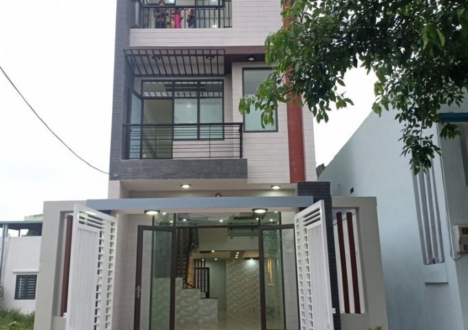 Bán nhà đẹp 3 tầng mặt tiền đường Ngô Thì Hiệu, ngay khu du lịch sầm uất quận Sơn Trà