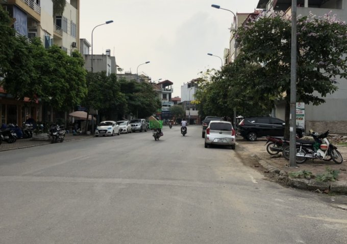 Bán nhà phường Bồ Đề, quận Long Biên 51m2