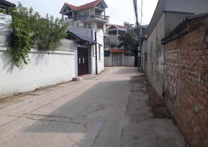 Bán đất ngay Chợ Định Trung, trong xóm Trung Thành, mt 22m. Lh: 0972419997